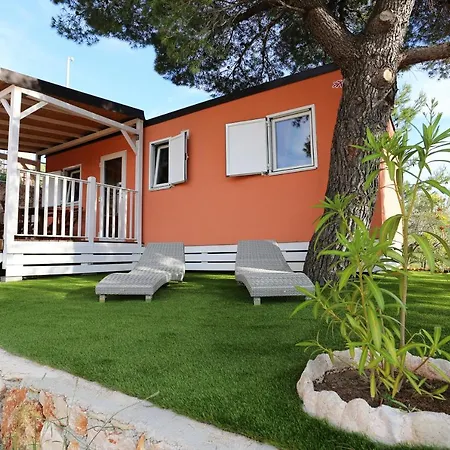 度假居 Mobile Homes-slanica 穆泰尔岛